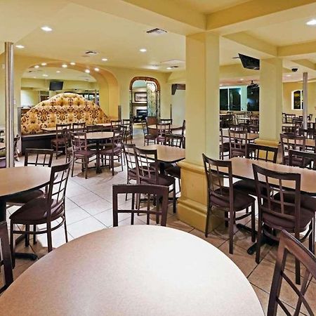 Radisson Hotel El Paso Airport Ресторант снимка