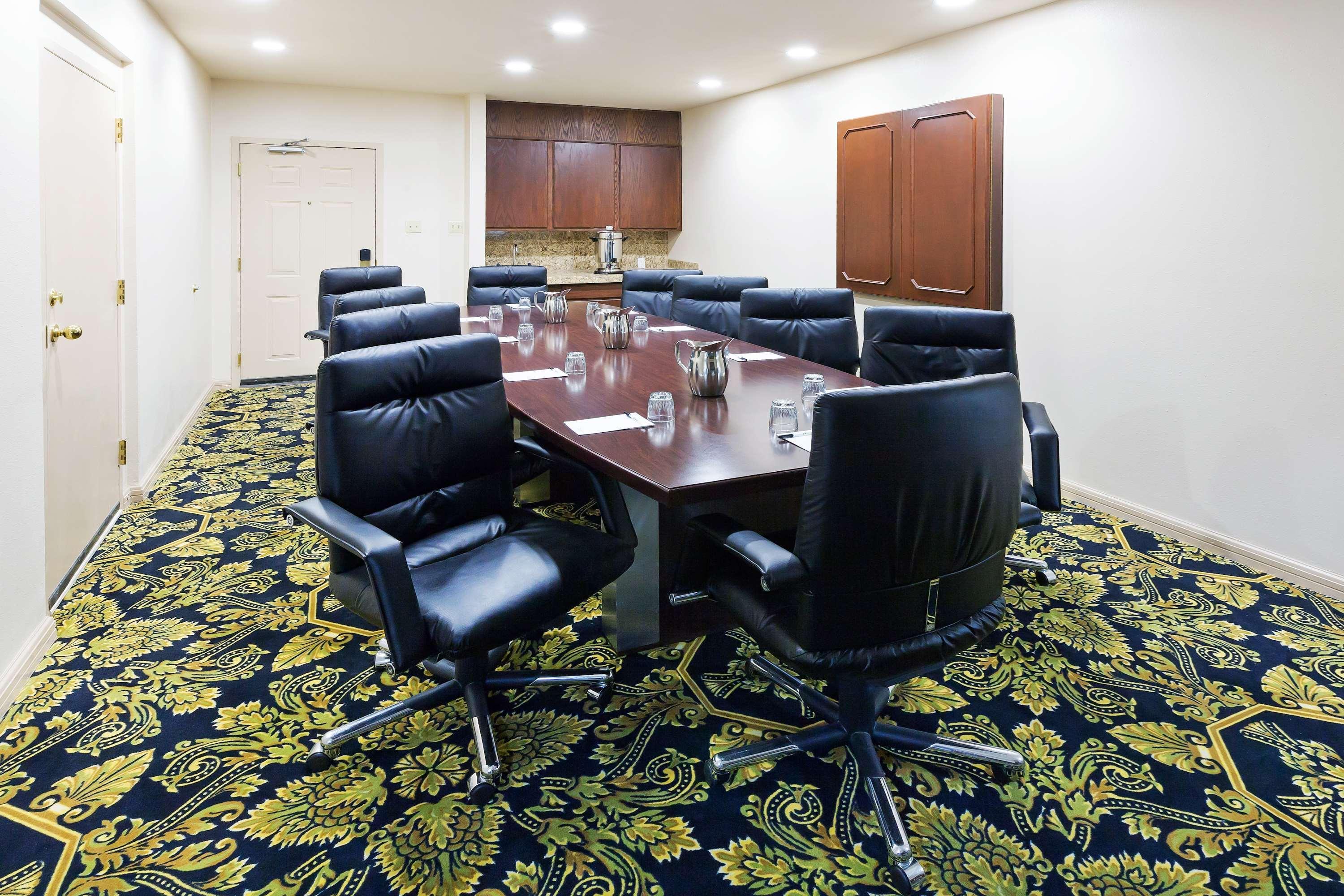 Radisson Hotel El Paso Airport Бизнес снимка