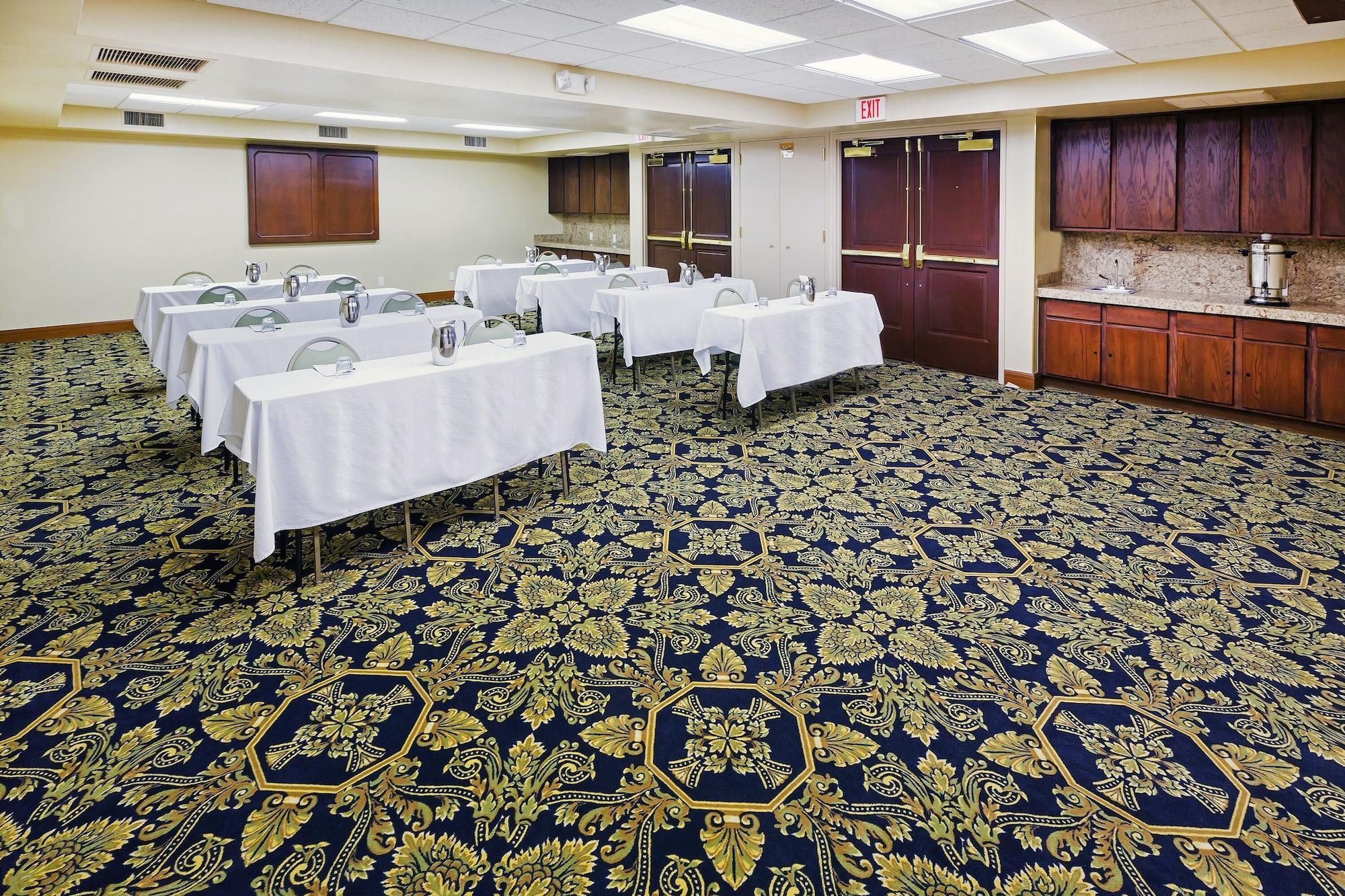 Radisson Hotel El Paso Airport Бизнес снимка
